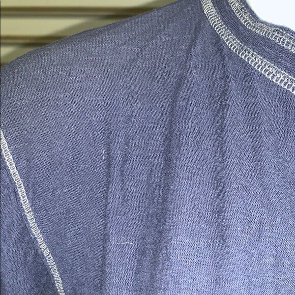 🛍️Alexander Julian long sleeve three button top - Picture 5 of 8